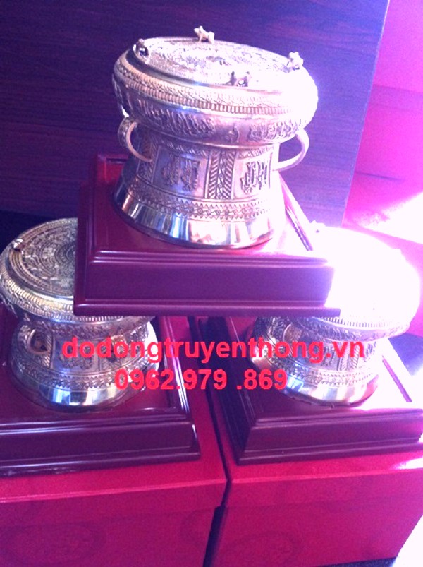 quà tặng trống đồng để bàn trong dong 10 cm để bàn