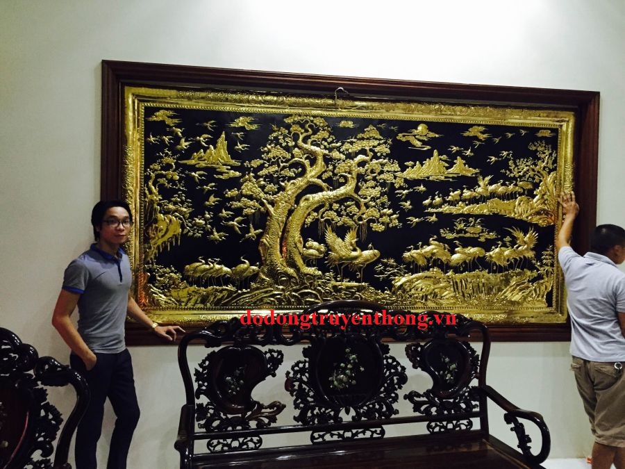 tranh tùng hạc mạ vàng cao cấp tranh đồng mạ vàng 9999 trang trí phòng khách sang trọng
