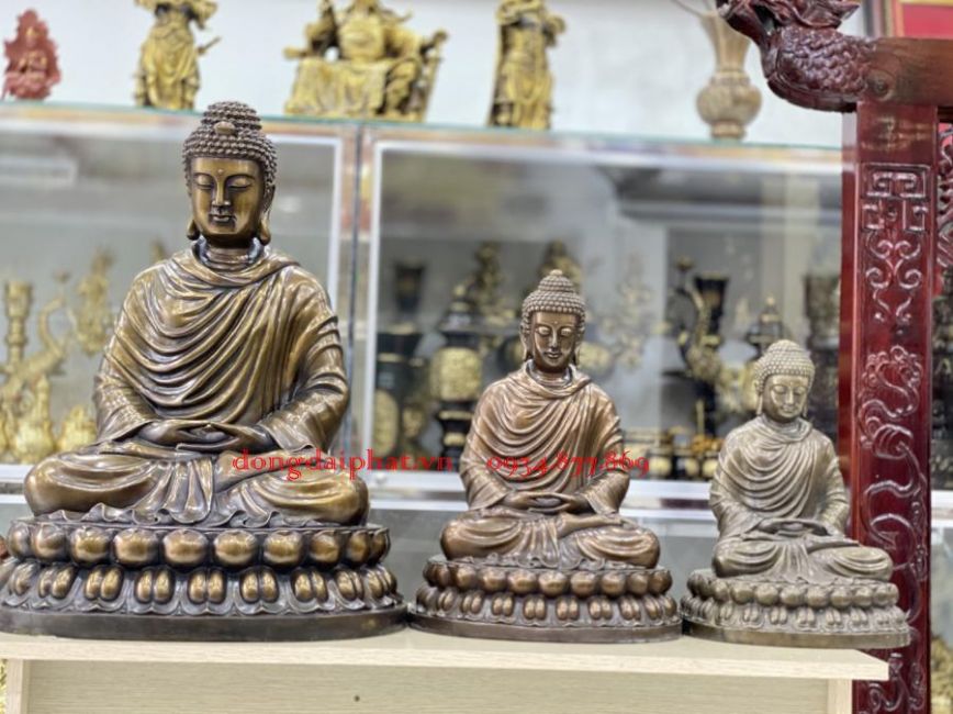 Tượng phật bổn sư bằng đồng