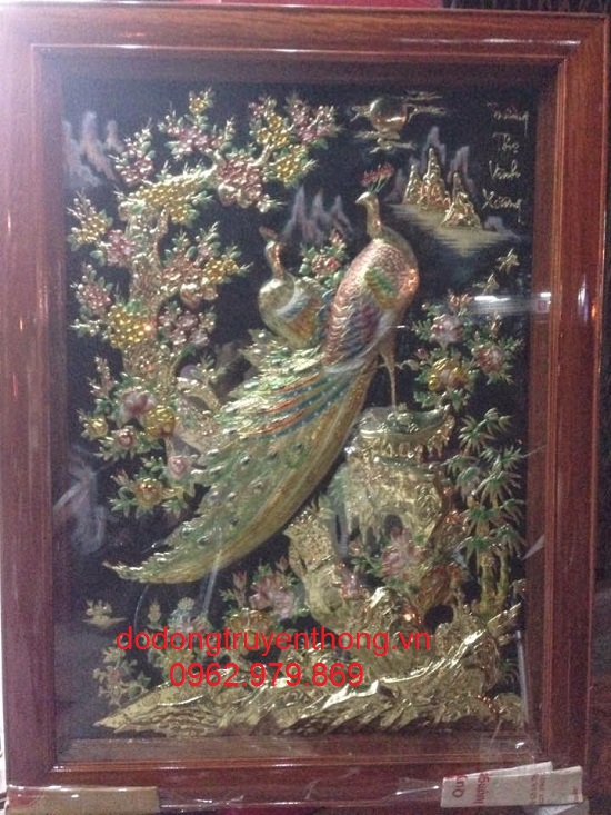 Cửa hàng bán tranh đồng treo phòng khách tranh đồng mai công treo phòng khách sang trọng
