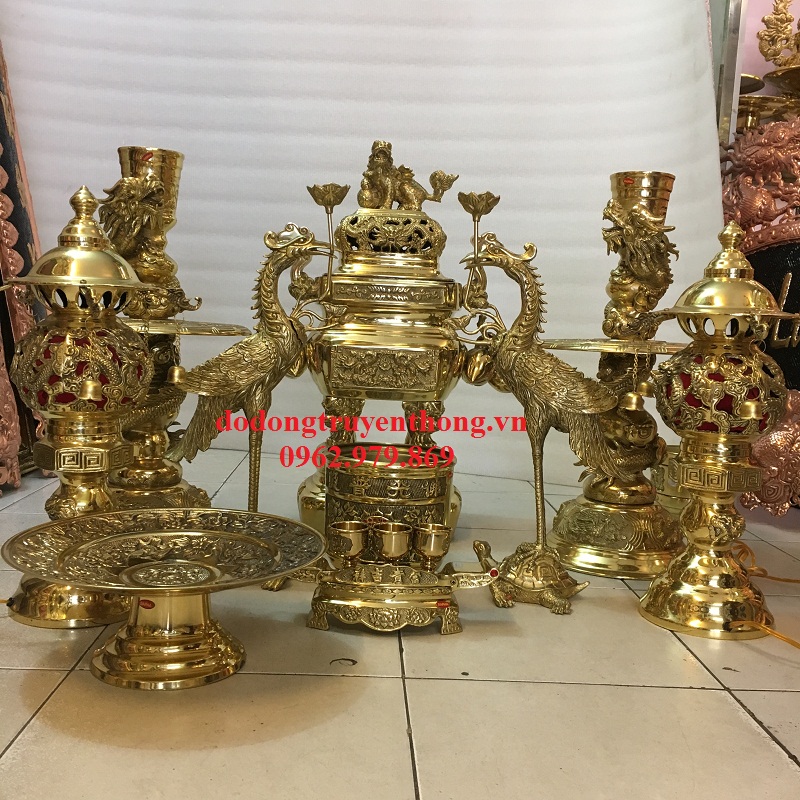 đồ đồng cao cấp bán lư đồng vuông quả đào đại phát 4D