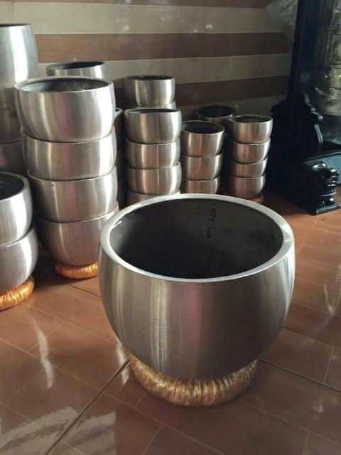 chuông gia trì bán tại cửa hàng